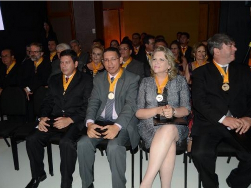 CFF entrega Comenda do Mérito Farmacêutico a expoentes da profissão